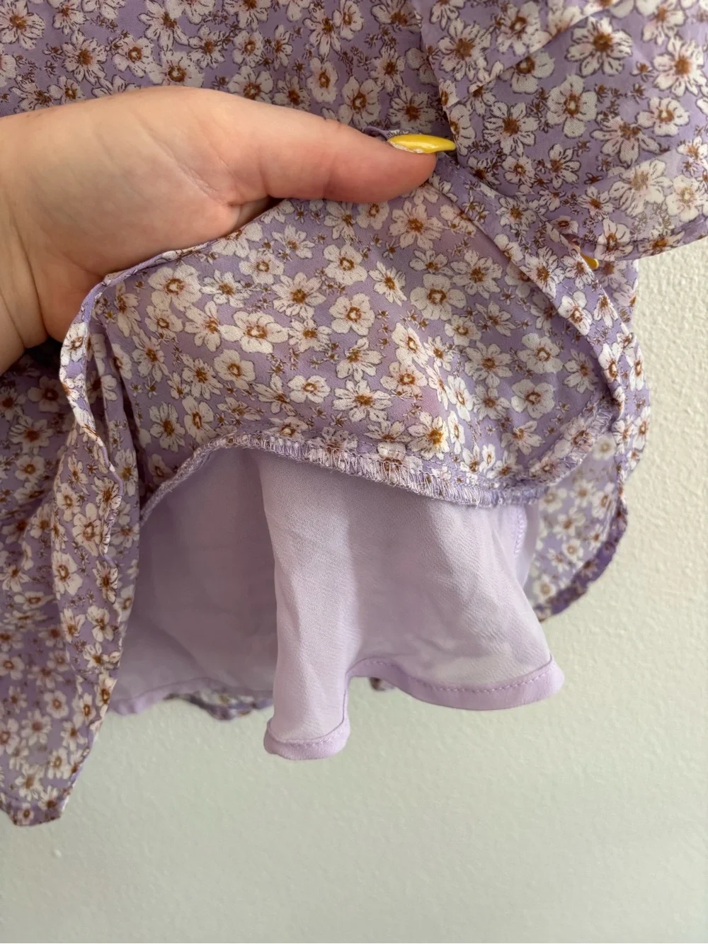 ASTR the label | Light Purple Floral Flowy Top